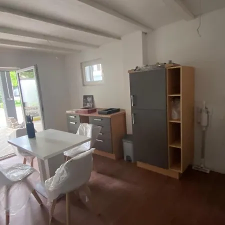 Appartamento Oase Im Gruenen Hinterhof, Eg, Ruhe, Terrasse, Carport, Free Paytv, Kaffee&Tee, Fahrraeder Duisburgo Esterno foto