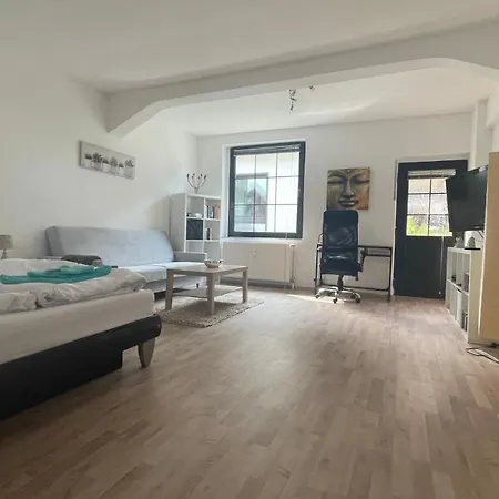 Appartamento Oase Im Gruenen Hinterhof, Eg, Ruhe, Terrasse, Carport, Free Paytv, Kaffee&Tee, Fahrraeder Duisburgo Esterno foto