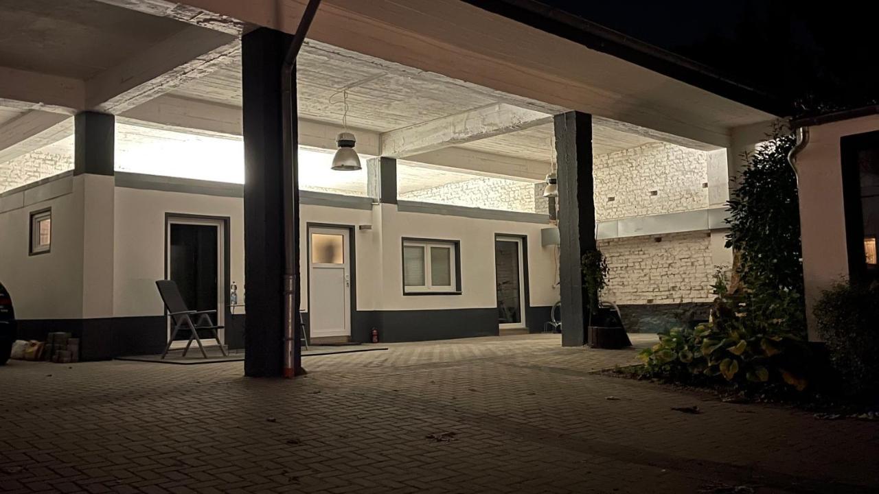 Oase Im Gruenen Hinterhof, Eg, Ruhe, Terrasse, Carport, Free Paytv, Kaffee&tee, Fahrraeder * Duisburg