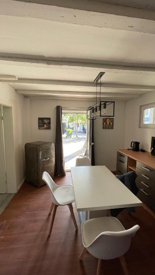 Oase Im Gruenen Hinterhof, Eg, Ruhe, Terrasse, Carport, Free Paytv, Kaffee&tee, Fahrraeder * Duisburg