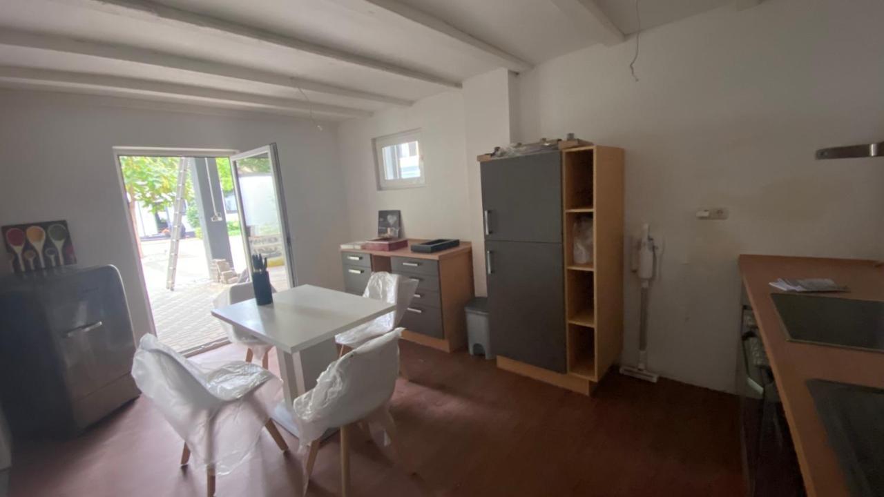 Oase Im Gruenen Hinterhof, Eg, Ruhe, Terrasse, Carport, Free Paytv, Kaffee&tee, Fahrraeder Appartement *