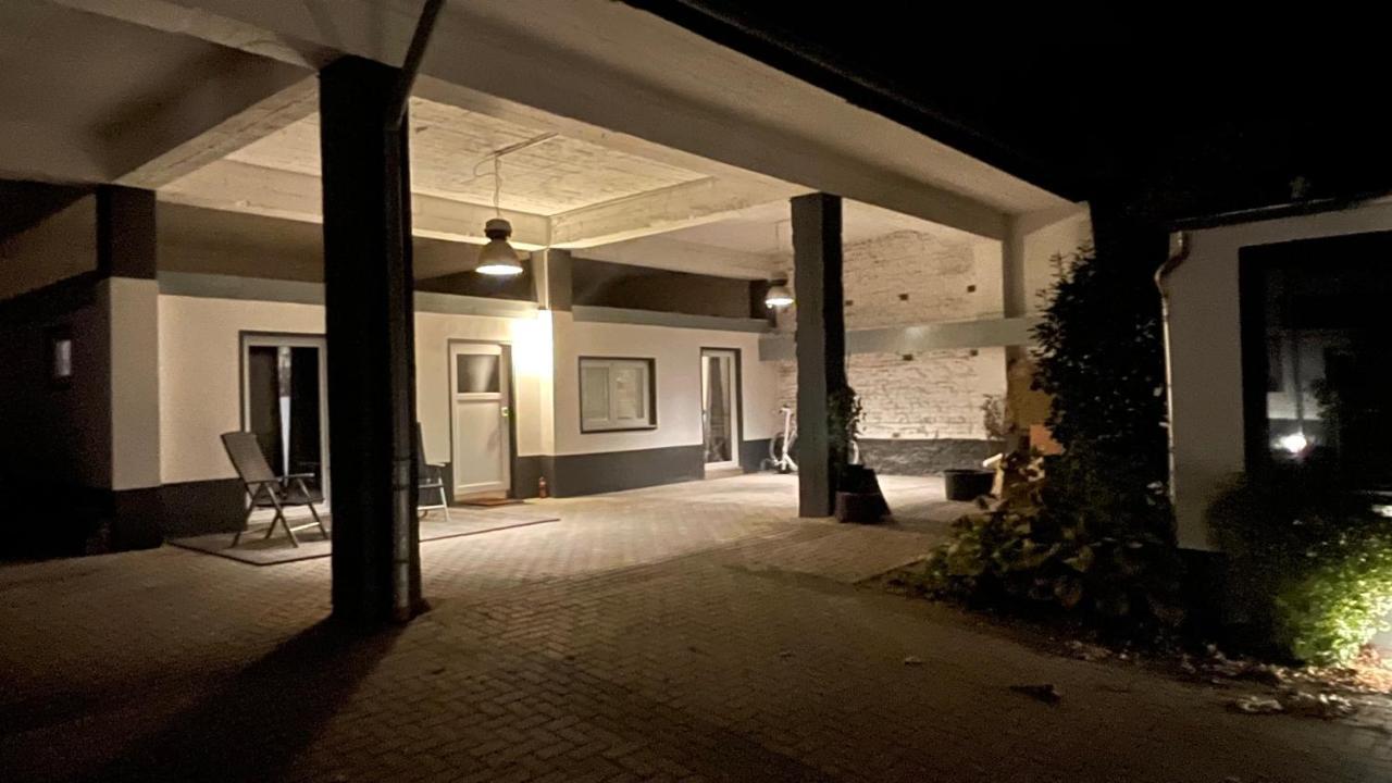 Oase Im Gruenen Hinterhof, Eg, Ruhe, Terrasse, Carport, Free Paytv, Kaffee&tee, Fahrraeder Lejlighed *