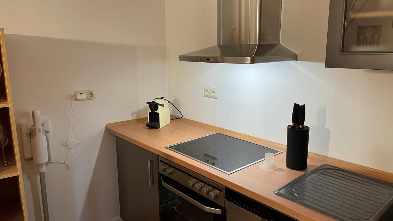 Oase Im Gruenen Hinterhof, Eg, Ruhe, Terrasse, Carport, Free Paytv, Kaffee&tee, Fahrraeder Apartment