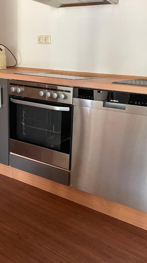 Oase Im Gruenen Hinterhof, Eg, Ruhe, Terrasse, Carport, Free Paytv, Kaffee&tee, Fahrraeder Appartement *