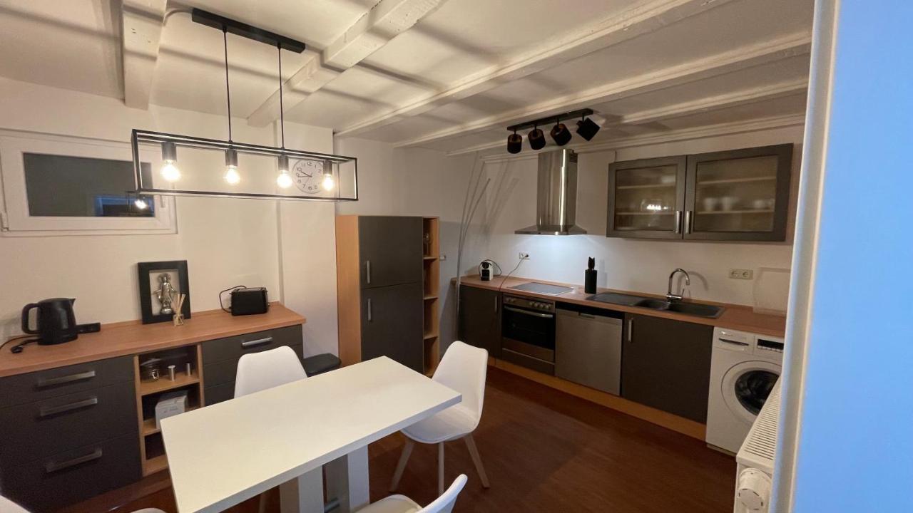 Oase Im Gruenen Hinterhof, Eg, Ruhe, Terrasse, Carport, Free Paytv, Kaffee&tee, Fahrraeder Appartement Duisburg