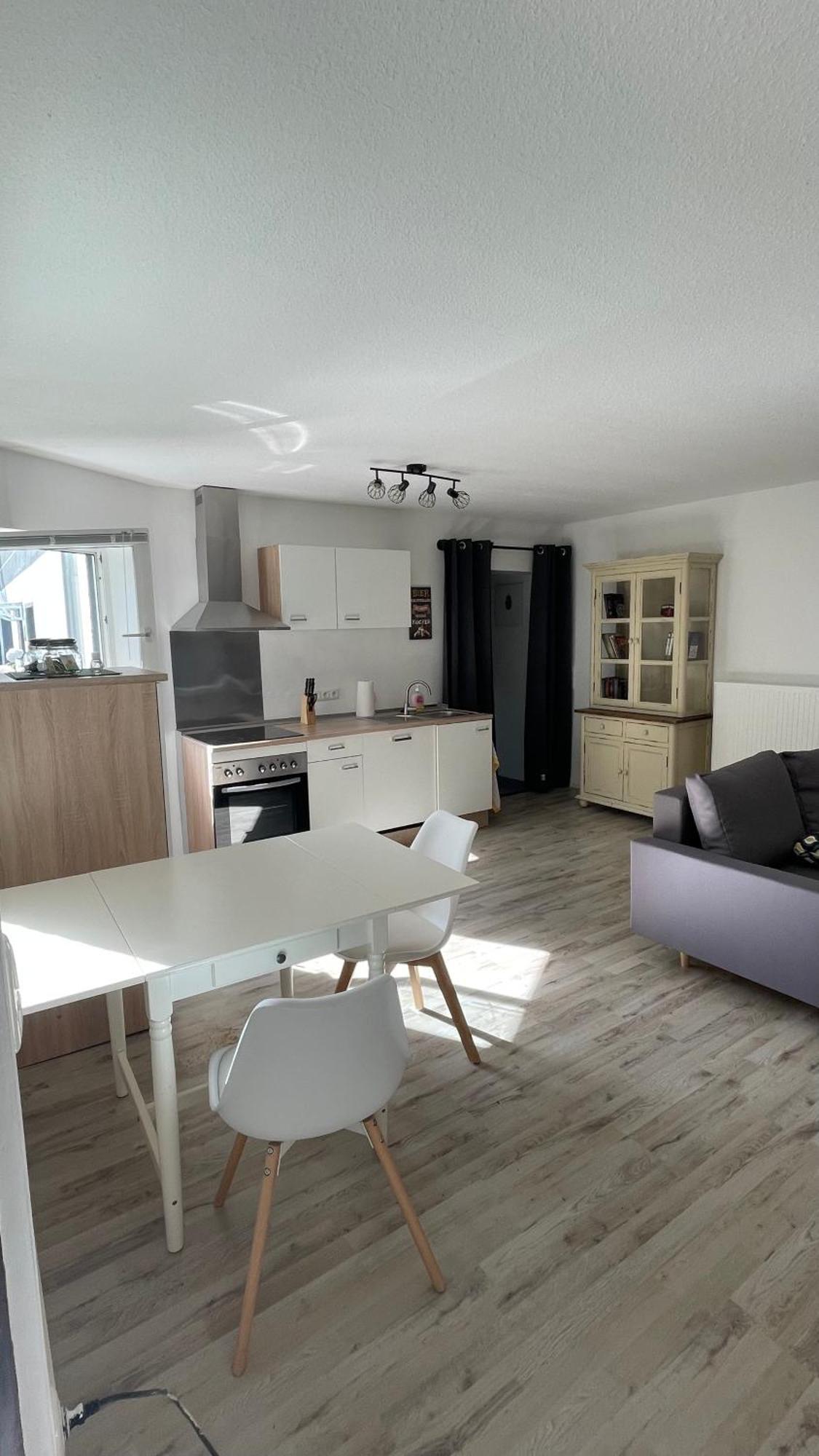 Appartement Oase Im Gruenen Hinterhof, Eg, Ruhe, Terrasse, Carport, Free Paytv, Kaffee&tee, Fahrraeder Duisburg